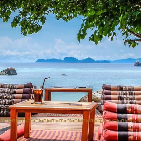 Ten Moons Lipe Resort Екстер'єр фото