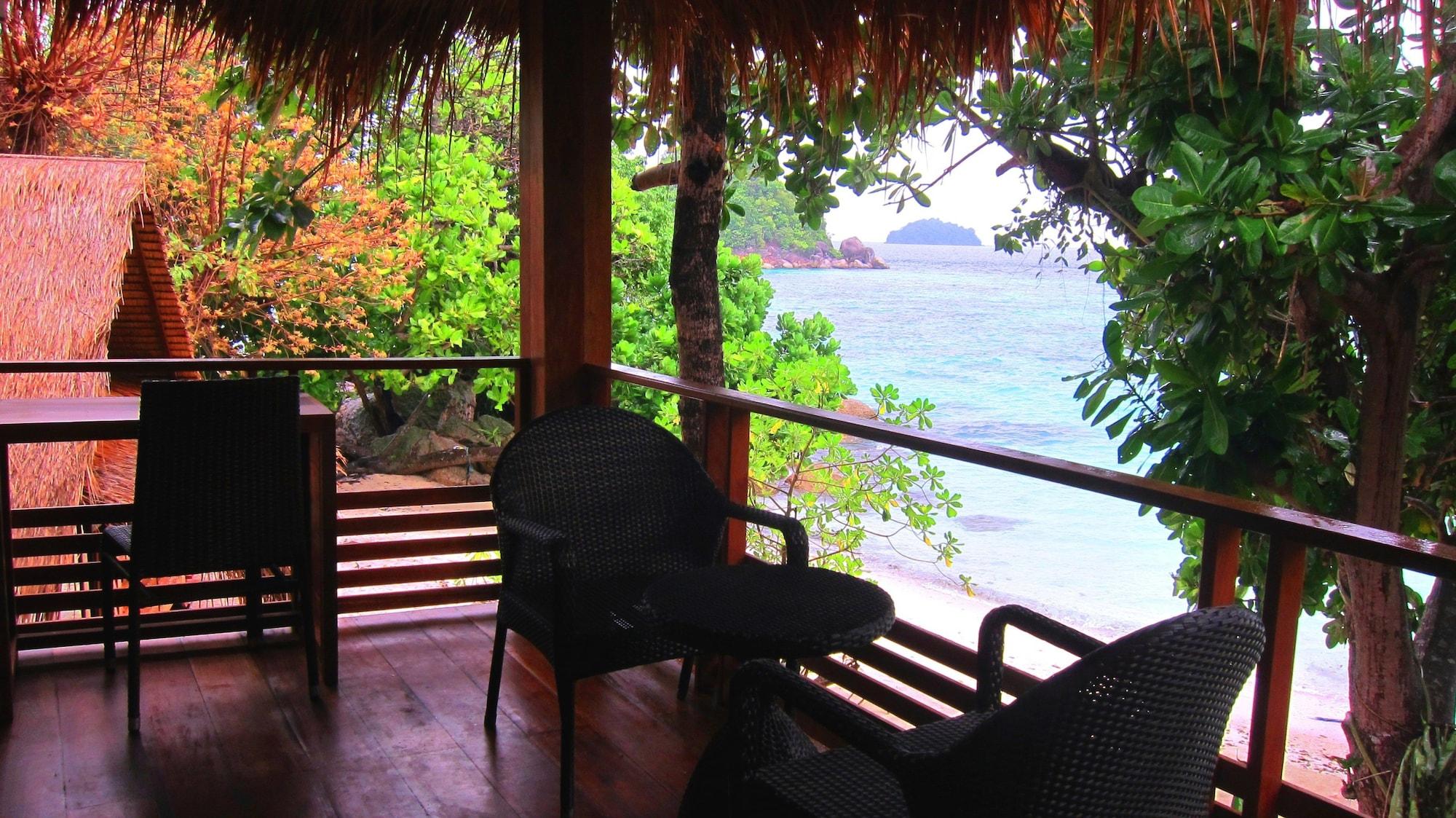 Ten Moons Lipe Resort Екстер'єр фото