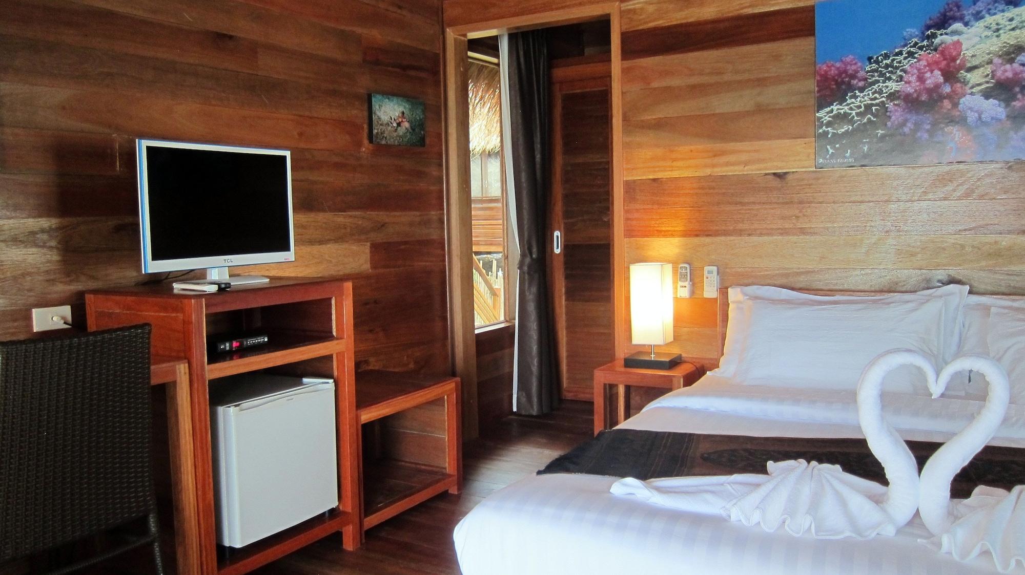 Ten Moons Lipe Resort Екстер'єр фото