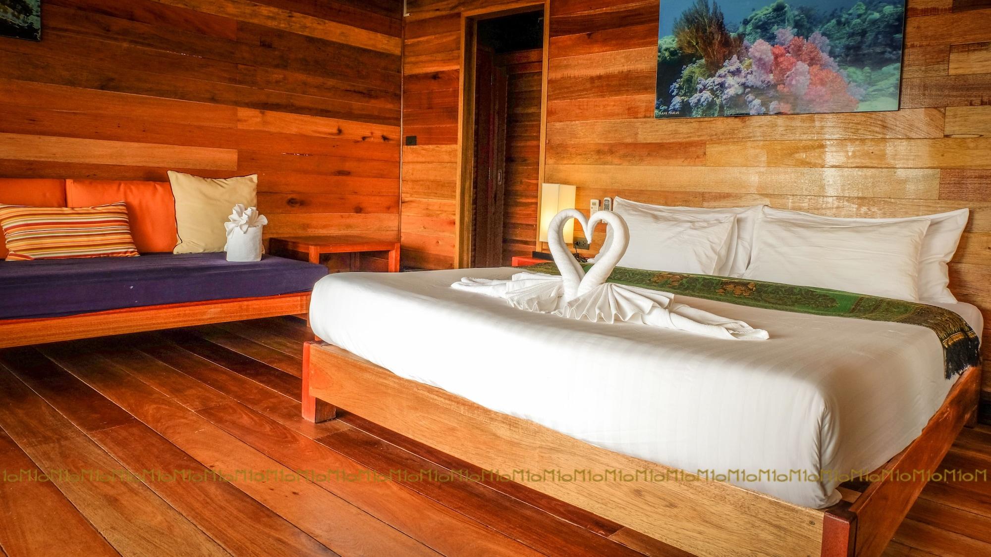 Ten Moons Lipe Resort Екстер'єр фото