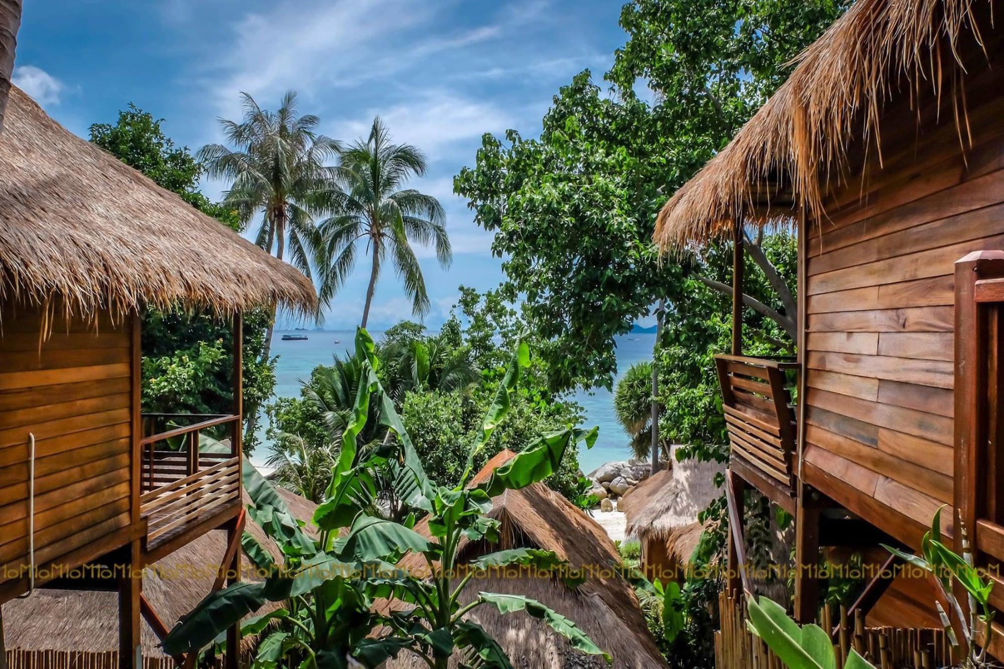 Ten Moons Lipe Resort Екстер'єр фото