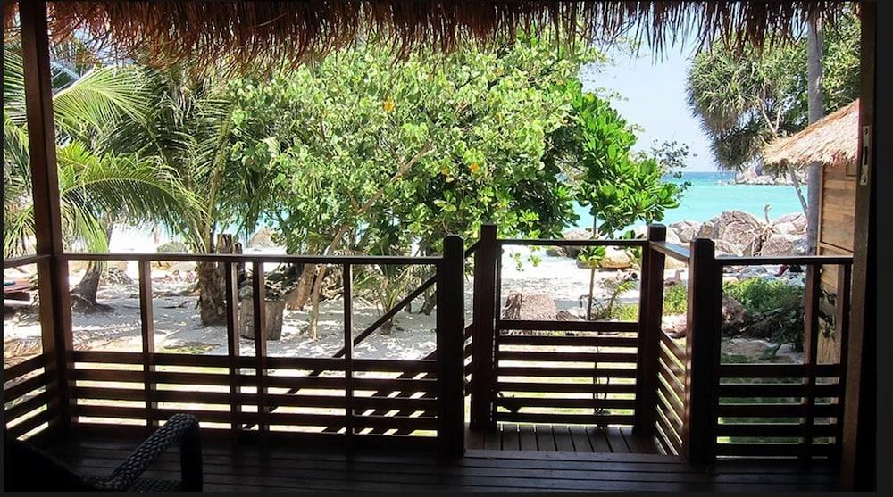 Ten Moons Lipe Resort Екстер'єр фото