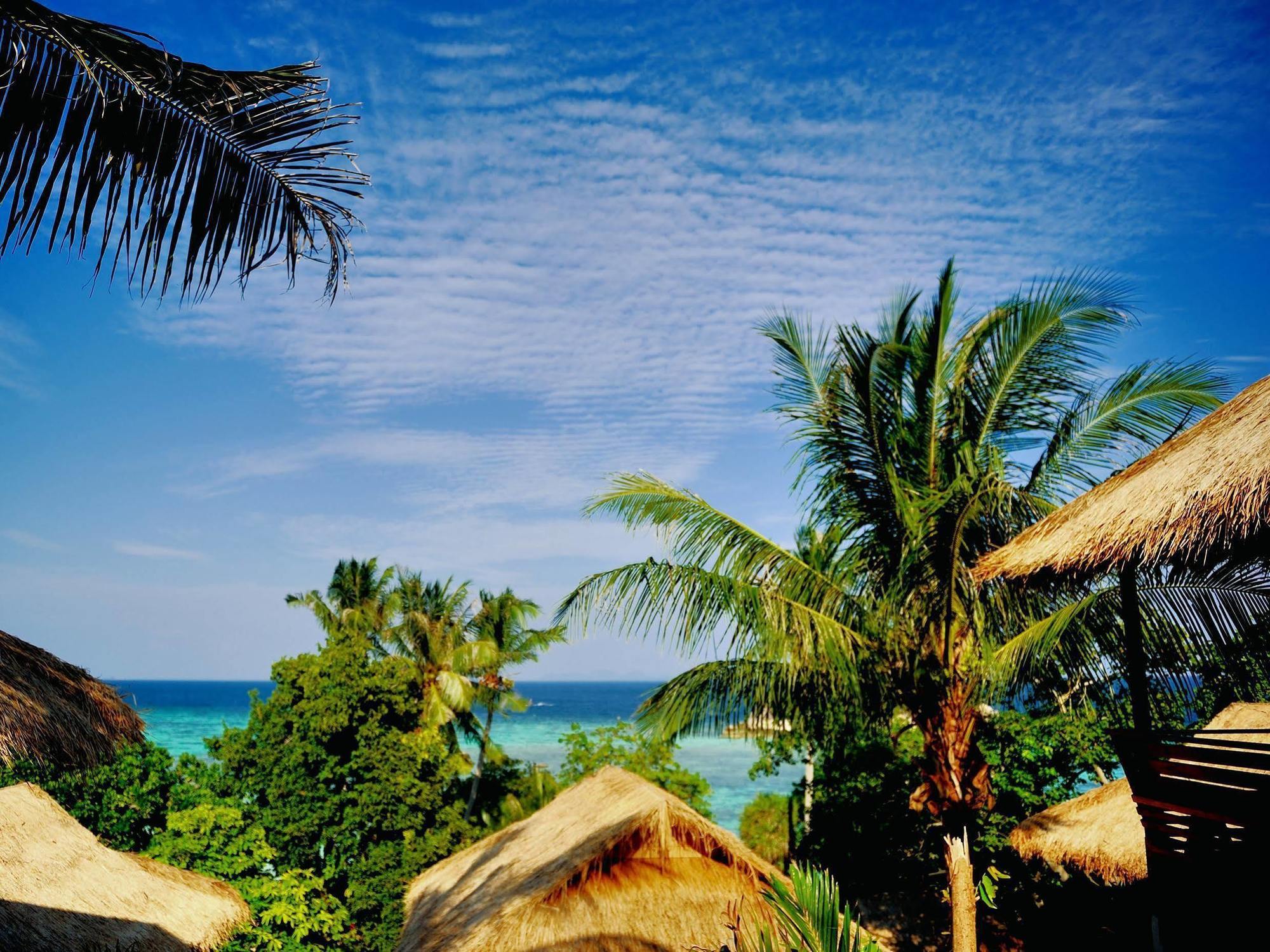 Ten Moons Lipe Resort Екстер'єр фото