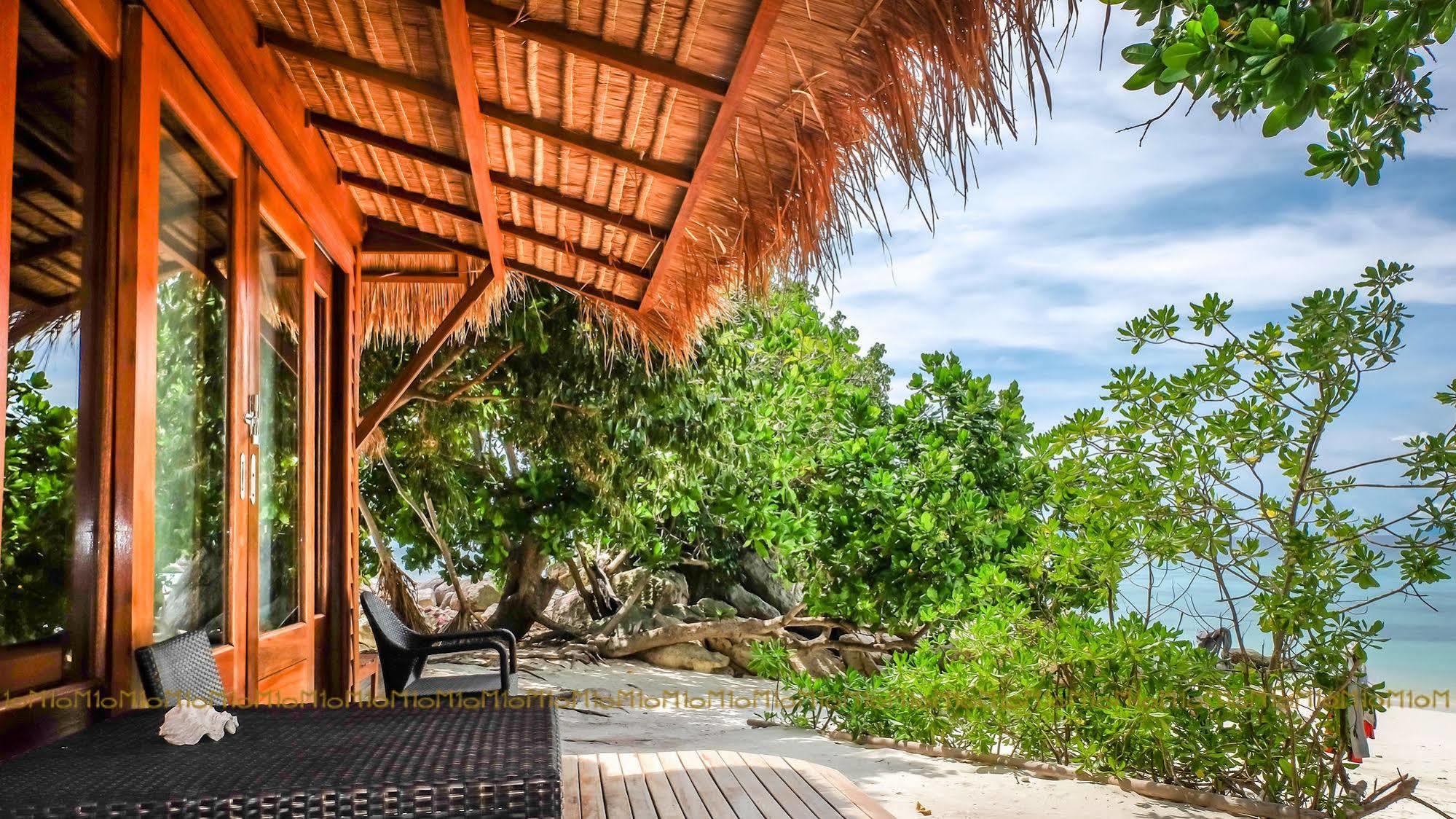 Ten Moons Lipe Resort Екстер'єр фото